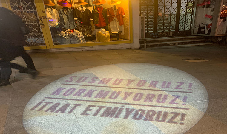 cumhuriyetgzt1's tweet photo. Kadıköy Belediyesi'nden 8 Mart farkındalık çalışması:
Sokaklar kadınların sözleriyle aydınlandı!
https://t.co/lur11FDmAK https://t.co/pMFCtD6lNr