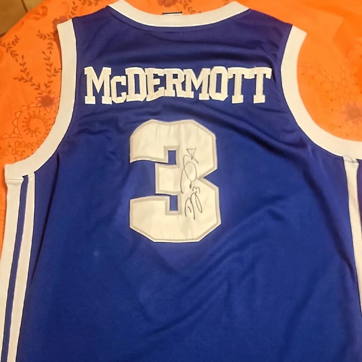 autobuckets15's tweet photo. @DougMcdermott thanks for the Autographs today big Homie appreciate it ✊️ https://t.co/zRSizZOvNh