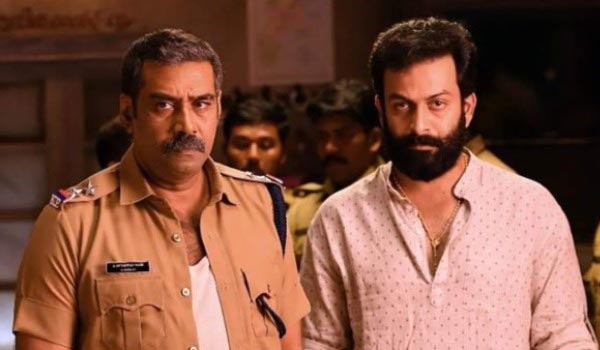dinamalarcinema's tweet photo. இரண்டு வருடங்களாக கவனிக்கப்படாமல் கிடக்கும் அய்யப்பனும் கோஷியும் #ayyappanumkoshiyum #Tamilremake https://t.co/OyKFHlVfgJ https://t.co/BAS7rtxgDZ