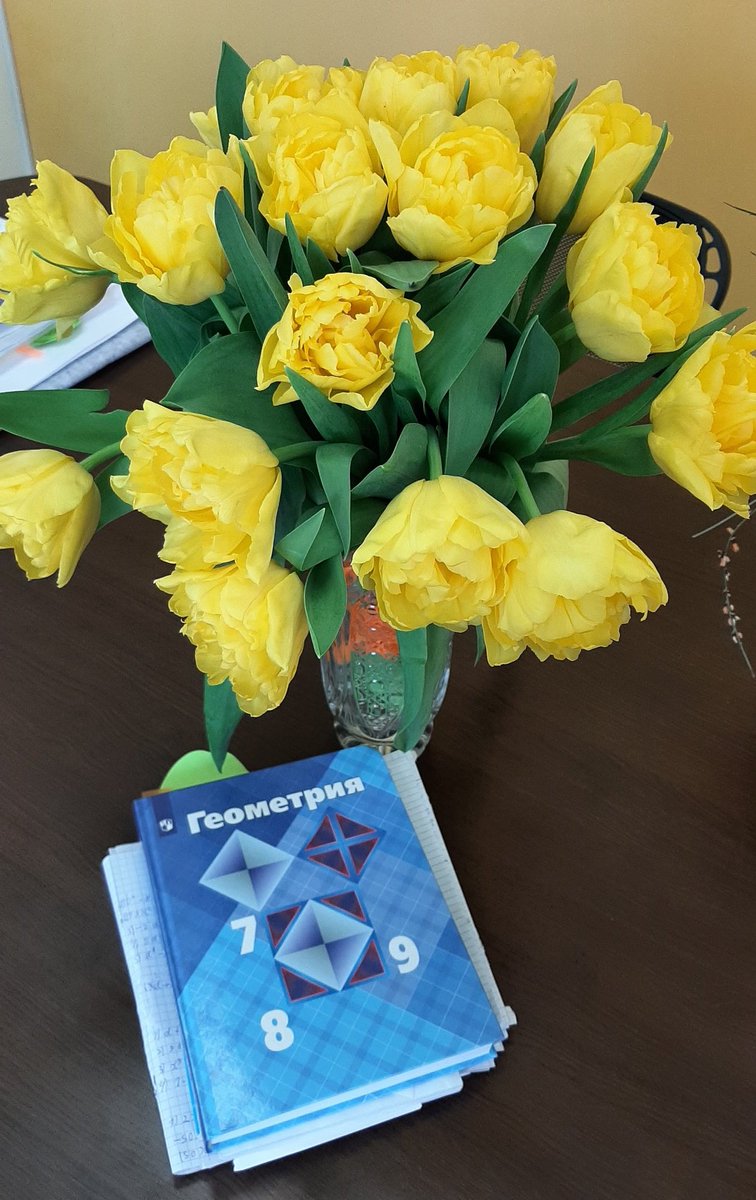 🌺Дорогие женщины, девушки, девочки и любимые бабушки🌸 Поздравляем вас с праздником весны🌞Пусть жизнь всегда будет наполнена ароматами цветущих цветов, плодами хороших дел и гармонией с окружающим миром🕊Пусть рядышком по жизни шагают счастье, благополучие и везение! #8марта