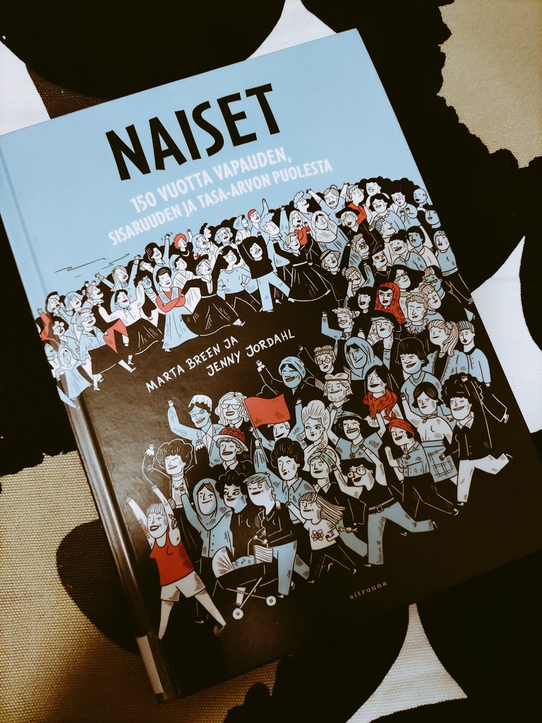 Hn_na's tweet photo. #sarjakuvat #kessry #sarjishaaste kohta 12: palautushyllystÀ.
Breenin ja Jordahlin Naiset on hieno katsaus naisasialiikkeen historiaan. EikÀ unohda nykyhetken ja tulevaisuuden ongelmia. Opin itsekin uutta, vaikka luulin olevani aiheesta kaikkitietÀvÀ.
HyvÀÀ naistenpĂ€ivÀÀ! đč https://t.co/TNh5As7b8Q