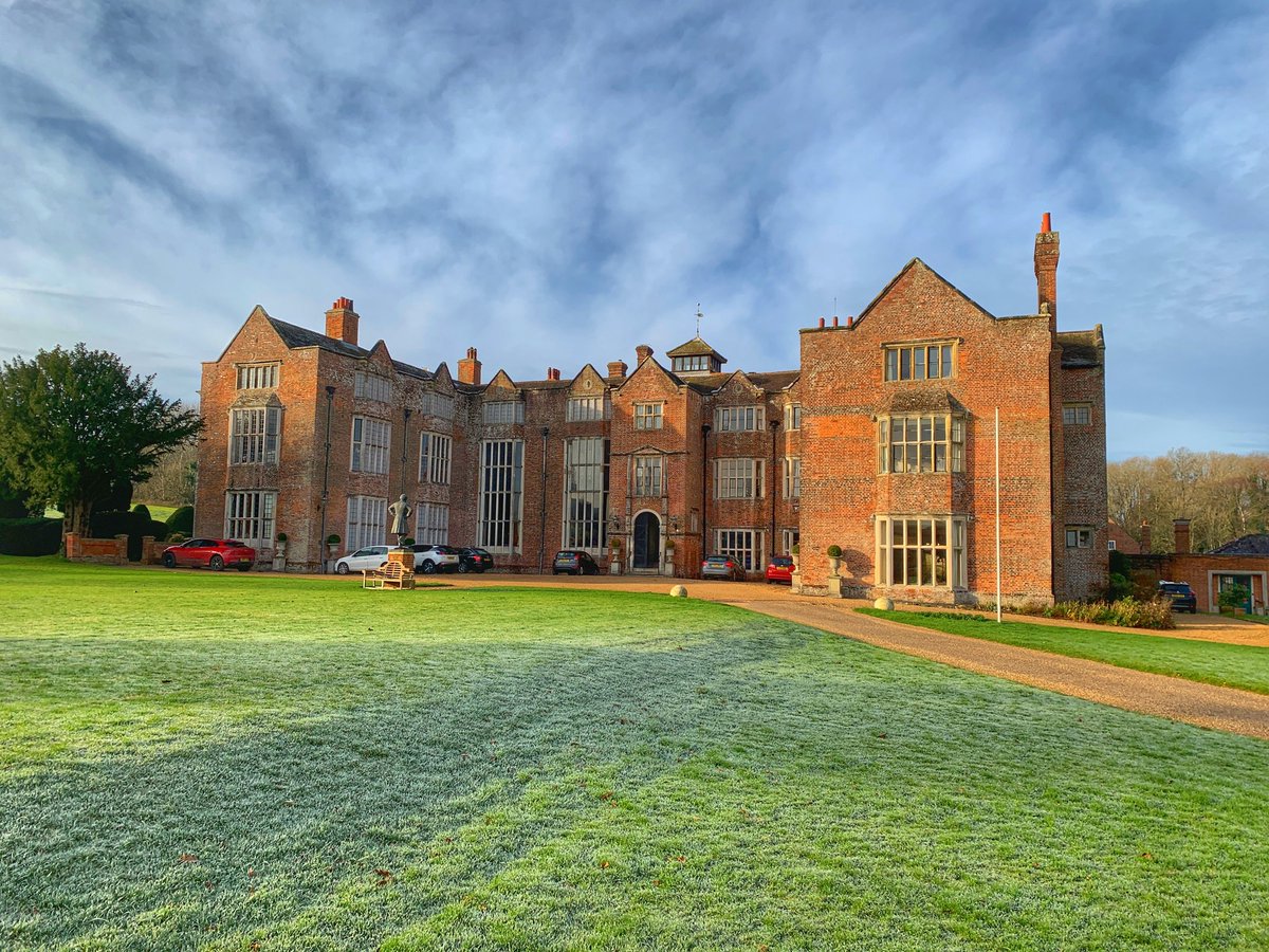 DannyRetirement's tweet photo. A beautiful day @ Danny House 🏰☀️ https://t.co/v88t2KH2r2