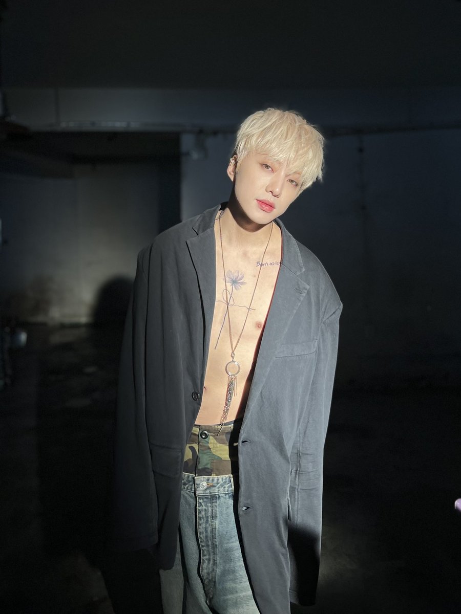 official_yoon_'s tweet photo. 나도 내 자신에 적응 하지 못해 민망함에 웃습니다🤭😅 
#SEE_YOON_SOON https://t.co/qFrwD3JSAg
