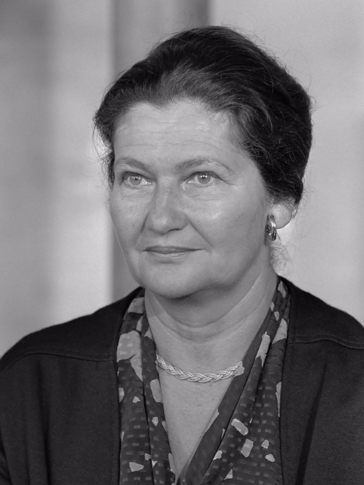 TeleMediaFr's tweet image. 🌹En ce mardi 8 mars, #JourneeDesDroitsDesFemmes, nous avons une tendre pensée pour Simone Veil.