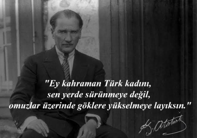 arassarassss's tweet photo. Dünyanın yarısını kadınlar oluşturur, diğer yarısını da kadınlar yetiştirir. 
#8MartDunyaEmekciKadinlarGunu  kutlu olsun. https://t.co/gqfEYf1T6F