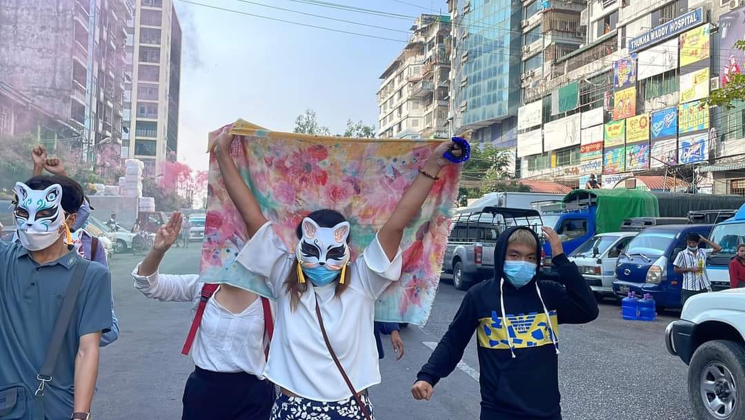 IrrawaddyNews's tweet photo. Women activists in Yangon showed their solidarity against the military regime on Tuesday to mark International Women’s Day. 
(Photo: AAMIJ) 
#WhatsHappeningInMyanmar https://t.co/teN3H75PLp