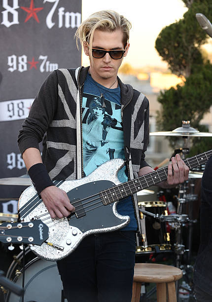 Майки уэй ревендж. Майки уэй. Mcr майки уэй. My chemical romance mikey way. Майки уэй 2004.