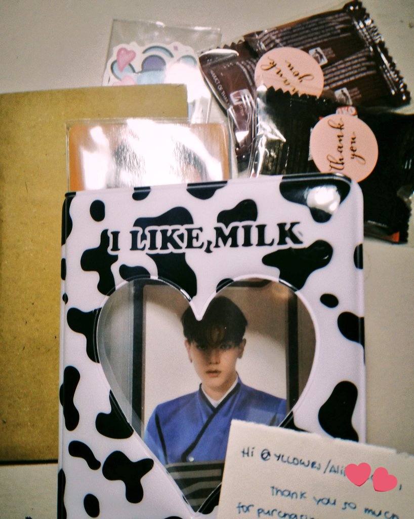 YLLOWRJ's tweet photo. ⺌My first mini collbook came homeee, as usual it came home in goood conditions &amp; all!  thank you so much @Gyubear06 for the freebies &amp; packing it safely <33

#Gyubearfeedbacks #gastosniELI ✧ https://t.co/psm9dHBpYy