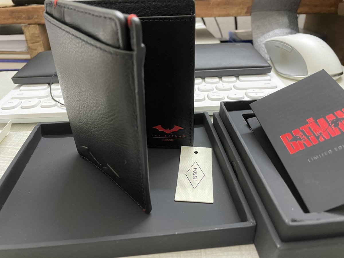 sanjayjohny's tweet photo. Got one among the 1000 !!🦇🦇🥳 @TheBatman @Fossil #LimitedEdition https://t.co/i06b4SOKWC
