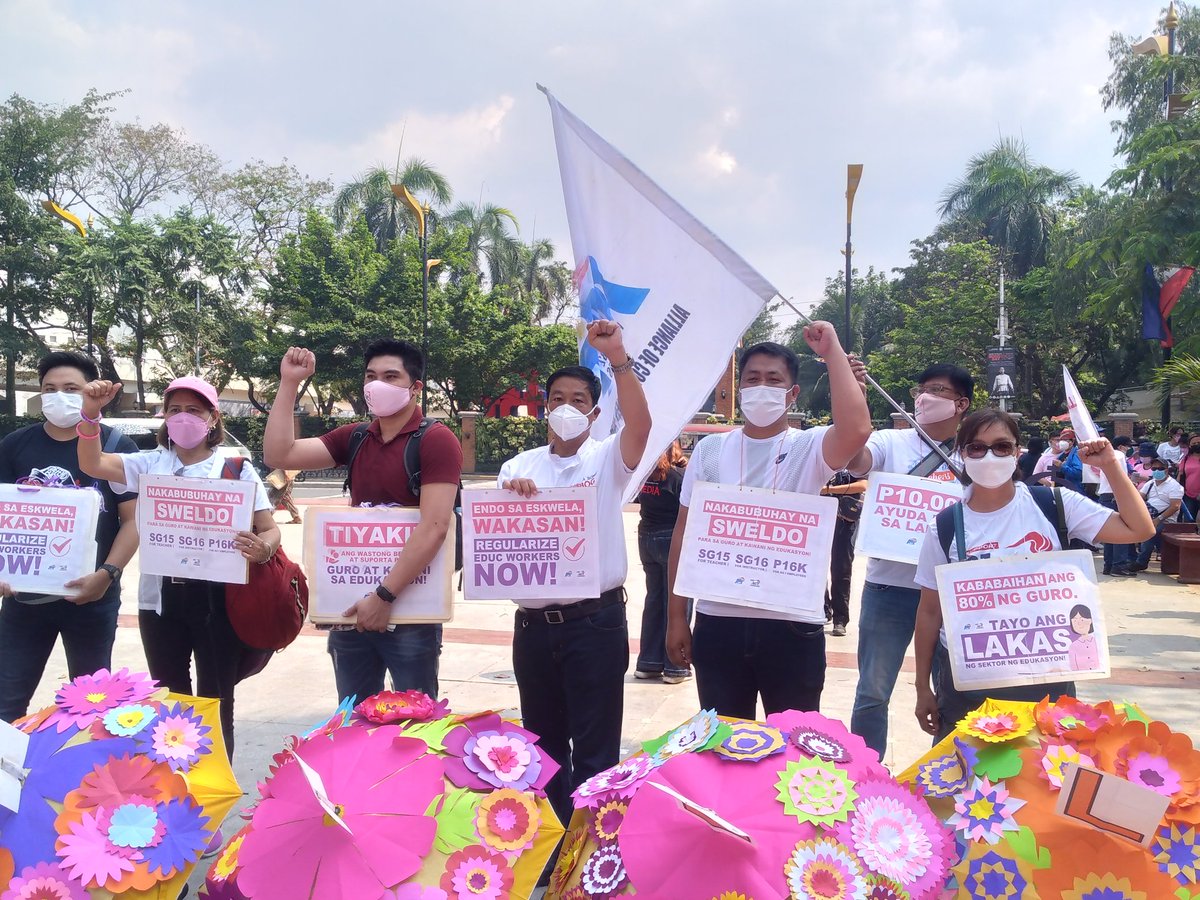 BongToSenateMM's tweet photo. LAB NI LABOG ANG KABABAIHANG MANGGAGAWA!

Ngayong araw, nakiisa si @KaBongLabog sa International Working Women's Day upang pagpugayan ang mga kababaihang nagtataguyod ng isang mapayapa at makatarungang lipunan.

#LabanKababaihan
#IWD2022
#IWWD2022 https://t.co/sqGcP6LP9O