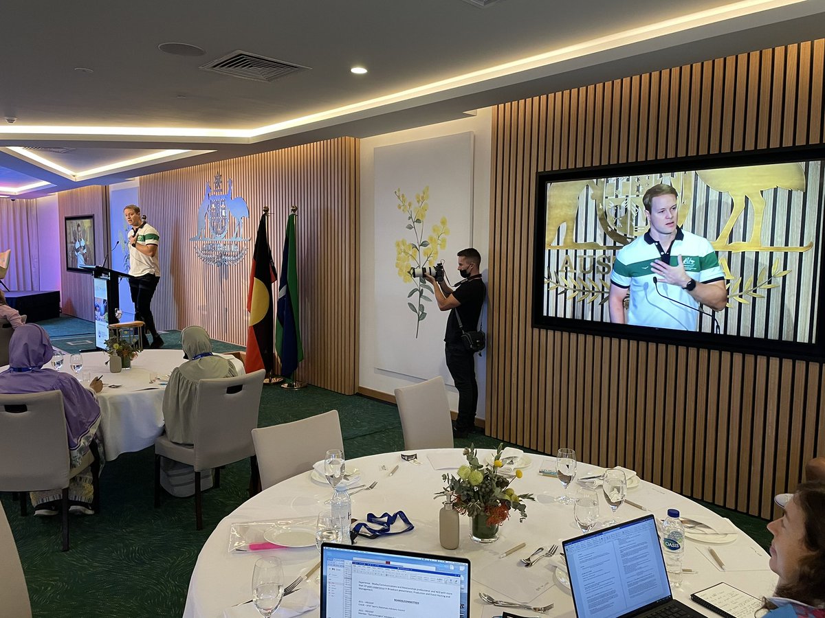 @CurtMcGrath sharing his story with female students from University of Wollongong Dubai campus #SDAC #DubaiExpo2020 #sportsdiplomacy #IWD2022