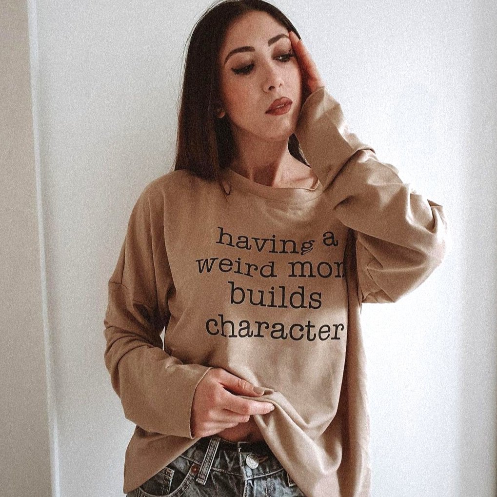 lilicloth's tweet photo. Tell your kids that having a weird mom builds character🤣😂🤓

#lilicloth Slogan Tee for All MOM 🔥Sale Only $5.99 
https://t.co/jBi06jpkkH

📸 Credit: @marselakasa 
#mothersday #quoteofmother #weirdmom #funny #shirt #graphic https://t.co/U6MzXxQGG5