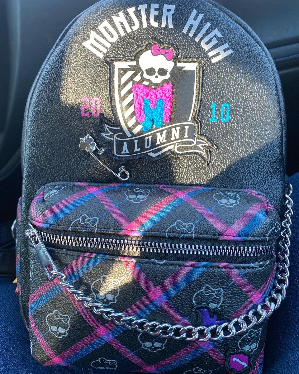 _Louscorner's tweet photo. Monster High Fans! @HotTopic  has a monster high Mini Backpack ❤️ #monsterhigh #MonsterHighCollector #monsterhighfan #hottopicbag https://t.co/Aoko99mLR4