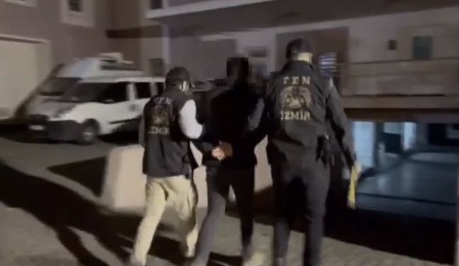 İzmir’de bu sabah 73 ASKERİ ÖĞRENCİ gözaltına alındı. 

Beş yıl önce hiçbiri reşit değildi. ⁦<a href="/adalet_bakanlik/">T.C. Adalet Bakanlığı</a>⁩