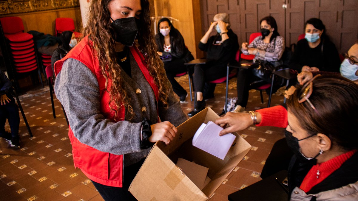 CruzRojaZgz's tweet photo. #DiaInternacionalDeLaMujer #8M 
80 mujeres con dificultades participan en las actividades de #CruzRoja en #Zaragoza para mejorar su red social, autoestima e integración

El objetivo del proyecto Bienestar personal es generar confianza en sí mismas para potenciar sus capacidades https://t.co/fD73dqxzRX