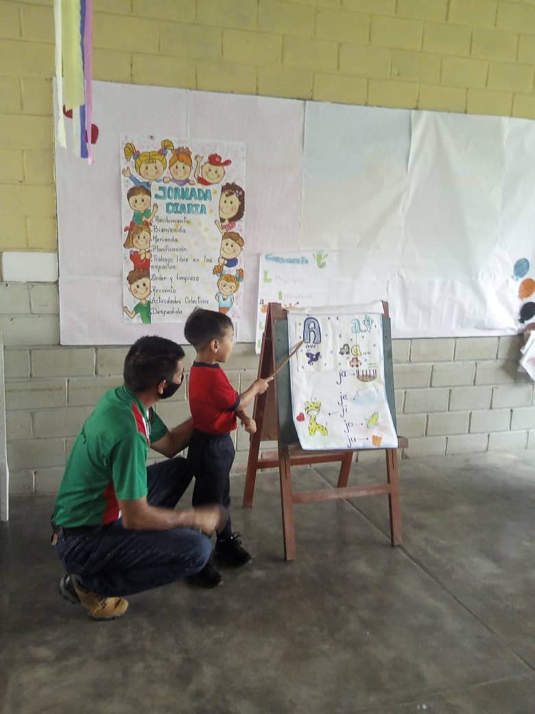 Uesimonr28's tweet photo. Lunes07
Extraordinario cierre de proyecto de aprendizaje de Inicial B, bajo las orientaciones de las docentes del nivel. Felicitaciones a los niños, niñas, y representantes... https://t.co/F7QduCkPAF