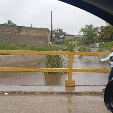 MARGARITA BAJO LAS AGUAS. Reportan inundaciones en los municipios del Norte de la Isla, especialmente en ciudades como Juan Griego y Altagracia.Los ríos amenazan con desbordarse como El Valle, Biriguti y El Toro