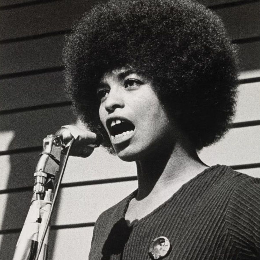 jacobinlat's tweet photo. «El feminismo es la idea radical que sostiene que las mujeres somos personas»

Angela Davis https://t.co/LcnwLKk88d