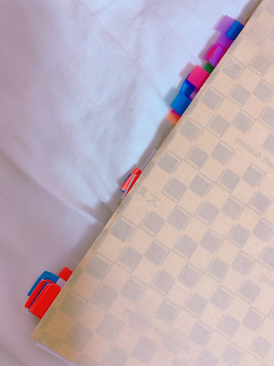 takken3naco's tweet photo. 宅建の問題集

下の付箋の赤が最初に間違えた問題
青が数回間違えた問題

見にくいですが、ほぼ赤の付箋だらけ笑 https://t.co/FNy9HvIpVg