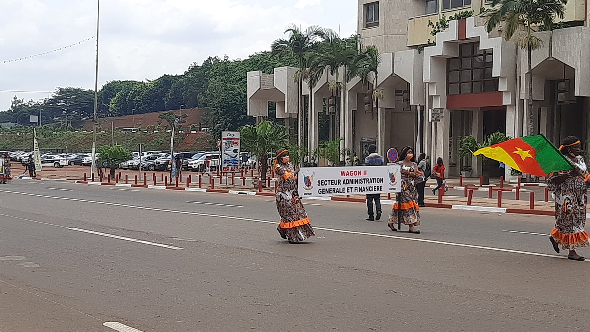 JIF 2022 les images du défilé au Boulevard du 20 mai de Yaoundé