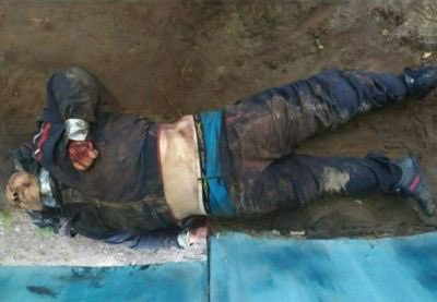 CatManDoo18's tweet photo. #NSFW Pro-Russian Mayor Vlodymyr #Struk, of #Kreminna in Luhansk, was founded murdered after being "abducted from his home." Eastern #Ukrainian. Struk Cheered #Putin's Decision to Invade #Ukraine Was #Kidnapped SHOT #DEAD by #Russia? [GRAPHIC] #DeadRussian #RussianUkrainianWar https://t.co/r1RWkhcMqU
