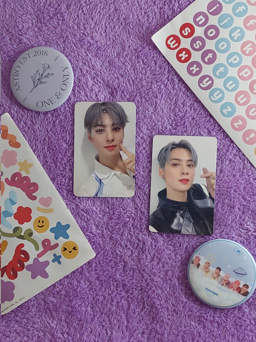 ameroha330's tweet photo. Napauwe ko na din sa wakas yung eunwoo pobs na my superrr sparks sakin!!🤩 Cutie freebies and safe ng pagpackage. Thank you so much @byeolph!!!🥰 https://t.co/o0nPFMU5Wq
