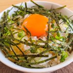 ごま油などを使った中華風の味付けが美味しそう!簡単でお手軽な「卵かけご飯」レシピ!