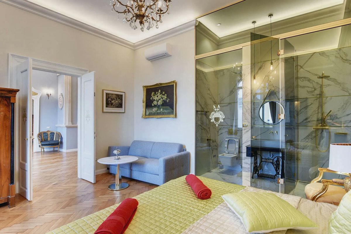 LuxuryPula's tweet photo. Book with us. Apartments up to 12 people. https://t.co/WNfX4YNu1T #pula #summer #holiday #notfarholidays #croatia #weekend #trip #explore #beach https://t.co/5TYnDHoT2r