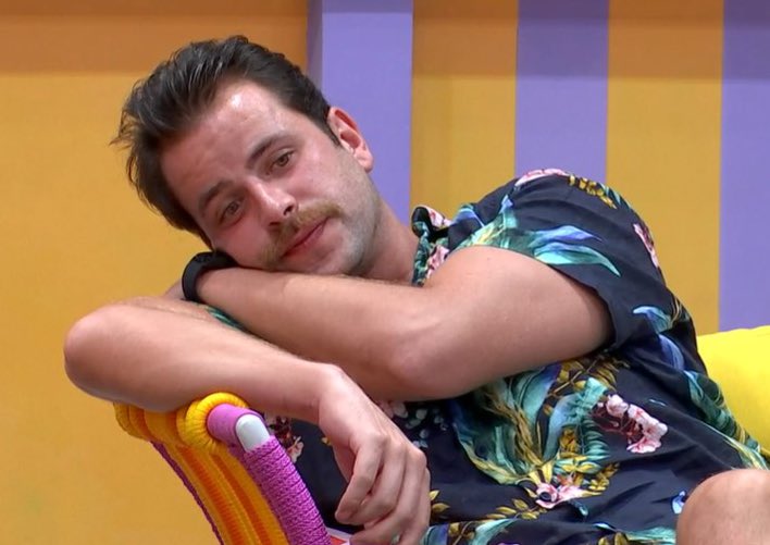 belemnoticiasof's tweet photo. O Gustavo ouvindo marcante e lembrando da Laís

#BBB22 https://t.co/u6UBt9gG1v