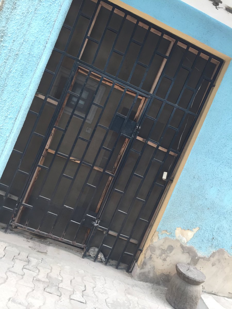gravzy's tweet photo. AVAILABLE TO LET
1BEDROOM SELFCONTAIN 
Annual Rent - #1,000,000
Agency Fee - 10% (#100,000)
Legal Fee - 10% (#100,000)
Service Charge - #200,000 yearly ( Inclusive of security &amp; Lawma only)
TOTAL PACKAGE - #1,400,000
@ Off Freedom Way, Lekki Phase 1, Lagos
☎️09065484192
#ForRent https://t.co/SPPn1s6XWv