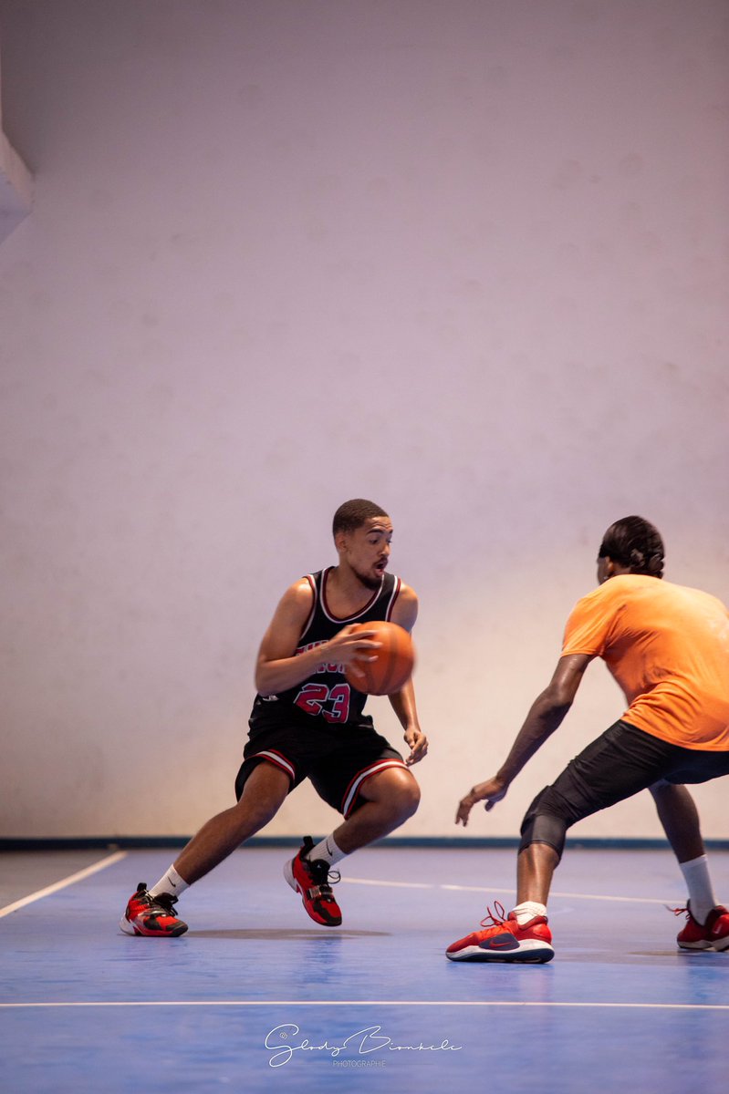 nobody6029's tweet photo. Basketball 🏀 a whole life.
Always happy when I play. #basketball #ballislife #leopardbasket #hooper #ChicagoBulls #MambaForever https://t.co/1zPAusqVAG