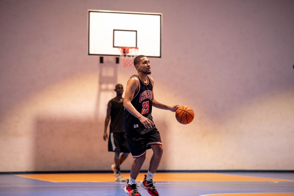 nobody6029's tweet photo. Basketball 🏀 a whole life.
Always happy when I play. #basketball #ballislife #leopardbasket #hooper #ChicagoBulls #MambaForever https://t.co/1zPAusqVAG