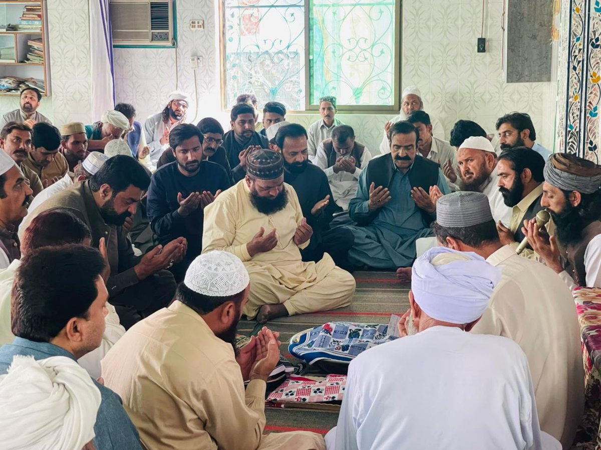 SyedALI89425683's tweet photo. بھیکے وال پنڈ ملک شبیر حسین کھوکھر کے والد کے ایصال و ثواب کے لیے قرآن خوانی میں شرکت کی https://t.co/PYtVxRU1Mp https://t.co/up9DmpsaAS