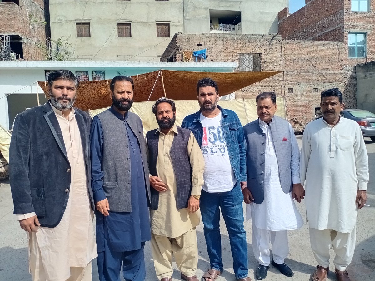 SyedALI89425683's tweet photo. بھیکے وال پنڈ ملک شبیر حسین کھوکھر کے والد کے ایصال و ثواب کے لیے قرآن خوانی میں شرکت کی https://t.co/PYtVxRU1Mp https://t.co/up9DmpsaAS
