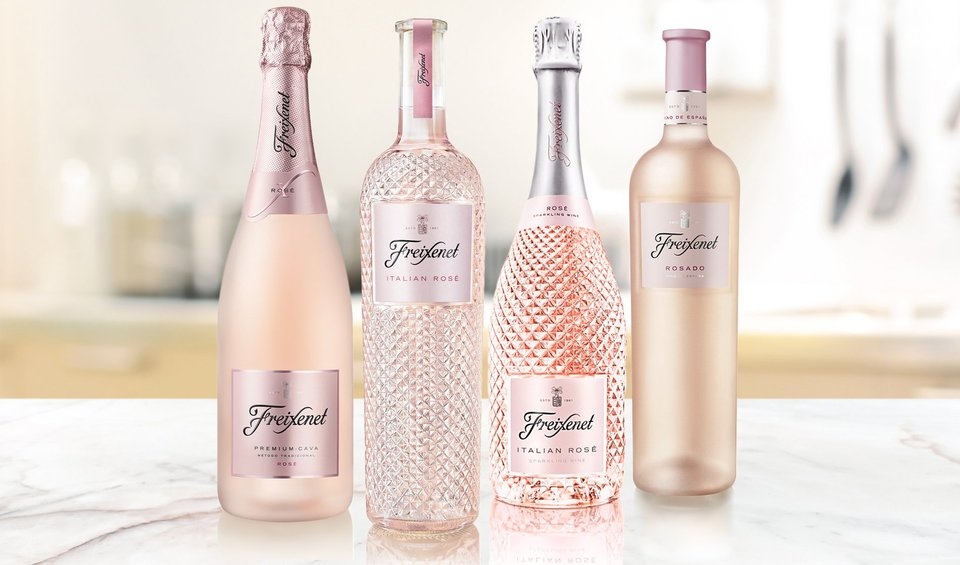 thehandbooknews's tweet photo. For your chance to #WIN A Mother’s Day Hamper Full Of Freixenet Goodies Worth Over £200

All you need to do - 
🌟Follow us 
🌟Like This Tweet
🌟Retweet This Tweet

https://t.co/doJYosdKVC

T&amp;C's: Winner will be contacted directly from @thehandbooknews account https://t.co/SWlKAb4Q4N