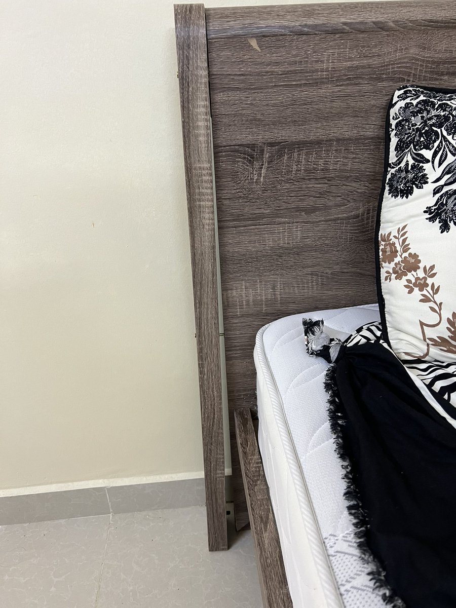 alicees21's tweet photo. @askhomecentre @landmarkgroupme here is the reality of your products within 15 days only moreover pathetic response from customer service. #NotRecommend https://t.co/HjLAegVpCj