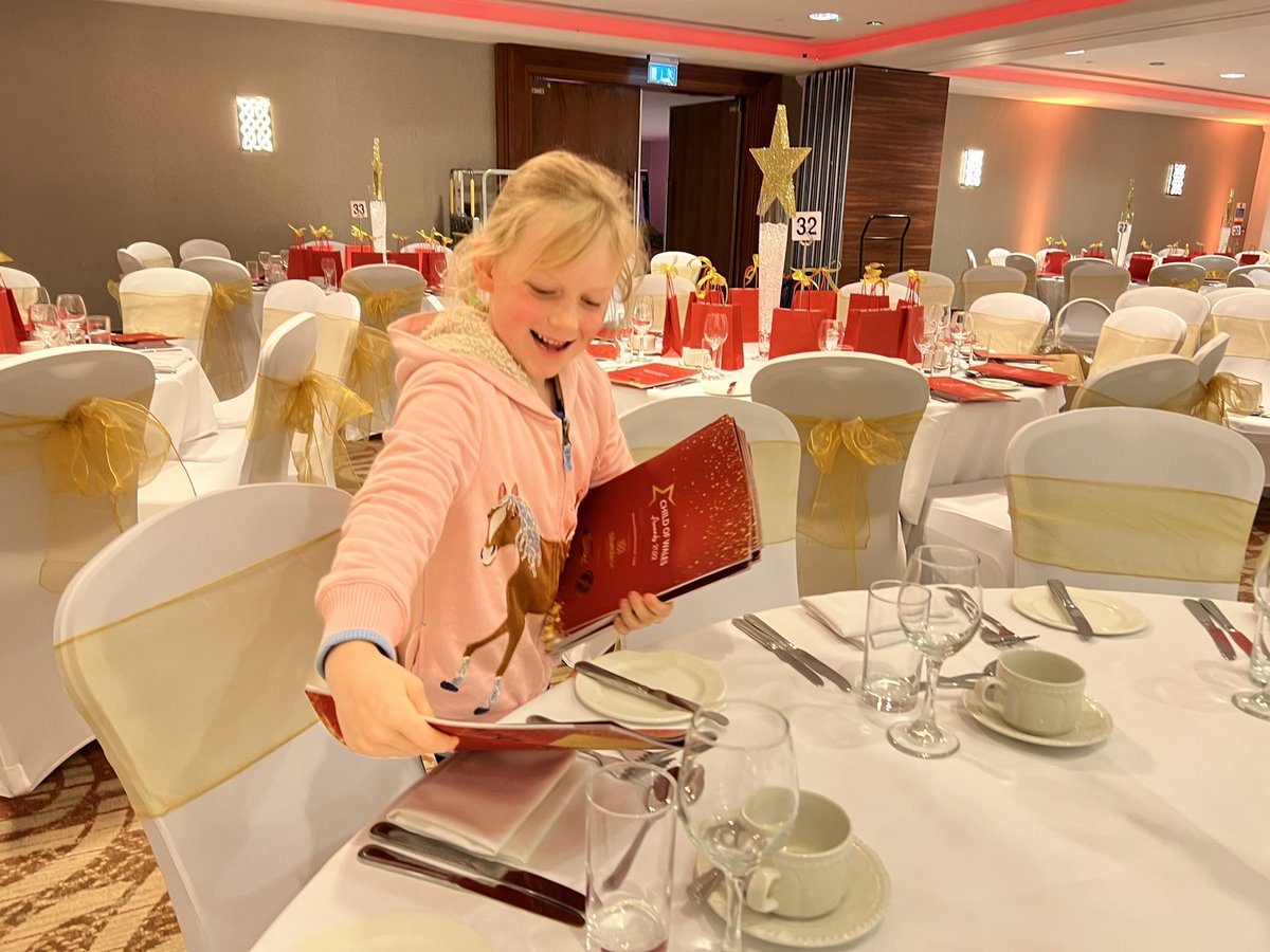 Poshbooths's tweet photo. Pre Awards set up, everyone pitching in. #childofwalesawards #shinealight Childofwalesawards2022 https://t.co/QgGr2qqKEX