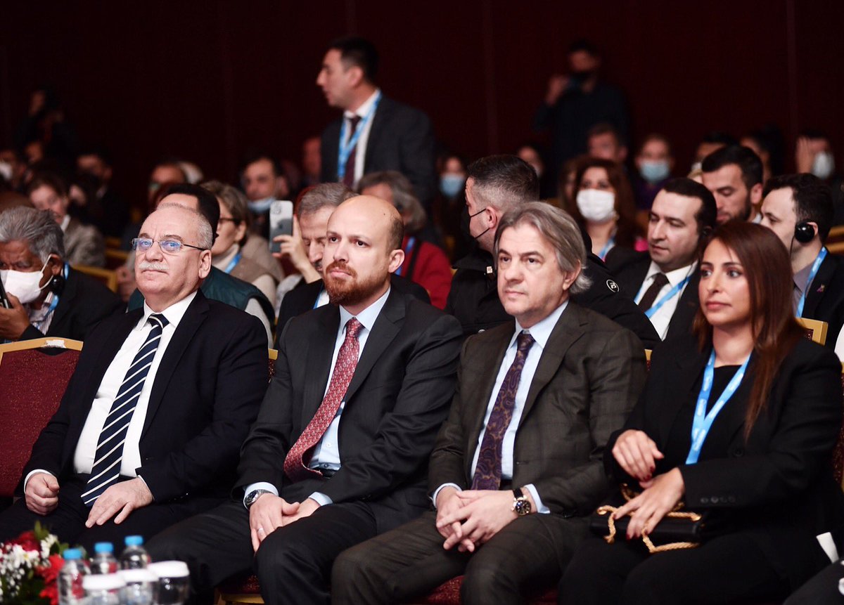 AhmetMisbah's tweet photo. ✔️ 332 yurt dışı,

✔️ 223 yurtiçi 

➕toplam 555 yayıncının katıldığı bölgenin en büyük telif marketi olan Fellowship programının açılışını @IntPublishers Başkanı Sn. @Bodour ve Sn. Bilal Erdoğan ile gerçekleştirdik. 

#İstanbulUluslararasıYayıncılıkHaftası https://t.co/5VeojmUF1y