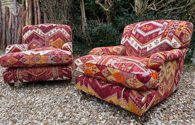 LeatherChairsUK's tweet photo. Another recently completed (and sold !) pair of Lansdown Chairs upholstered in Turkish Kilim. Another two pairs in production.
#kilimchairs #kilimsofa #kilimhowardchair #kilimhoward #leatherchairsofbath #turkishkilim #istanbul #kilimlansdownchair
#turkishrugs #anatolianrugs https://t.co/zyZdAFz6pp