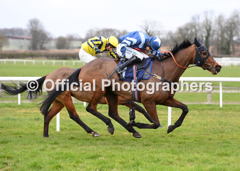 Choix Des Armes and @SquinlanSean win at Wetherby for trainer Alison Hamilton and owner J P G Hamilton. Check out all the official photographs at onlinepictureproof.com/officialphotog…