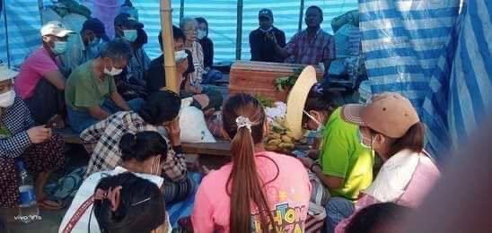 Due to hostilities in Karen State, a 3-month-old refugee who had been on the run since the fighting began in Lay Kay Kaw when he was 15 days old died at the hospital on Mar6. #WarCrimesOfJunta #2022Mar8Coup #WhatsHappeningInMyanmar