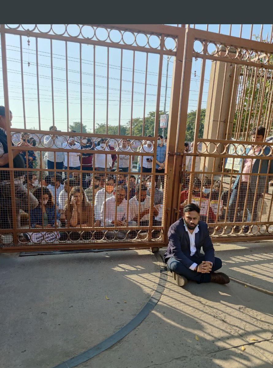 AkshitJajoo's tweet photo. #nmcinjustice 
@aajtak @ndtv @ZeeNews @republic
@ravishndtv @anjanaomkashyap @RubikaLiyaquat @JM_Scindia @NMC_IND @mansukhmandviya @RahulGandhi @Swamy39 @anubha1812 plzzz look into this matter. Don't waste our 2 years and our money. https://t.co/O2OXbQdcf7