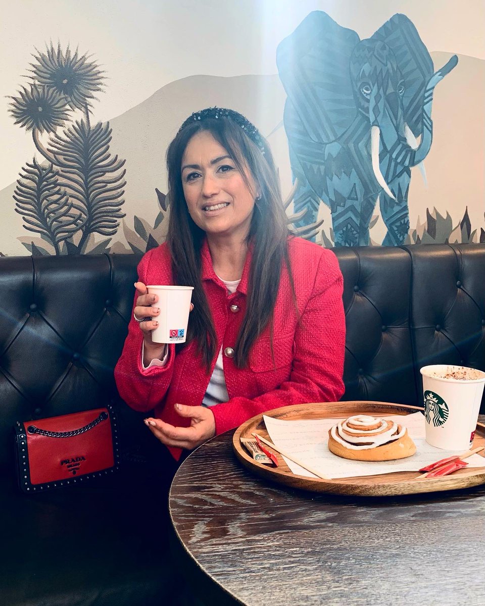 Os avisé de que me veríais mucho con mi preciosa #diadema de @anassant_official 

Un #accesoriodemoda exclusivo para mí y para una de vosotras.

Si todavía no habéis participado en el #sorteo que tengo en Instagram os dejo el link directo.

bit.ly/3CnHnO9

#FelizMartes