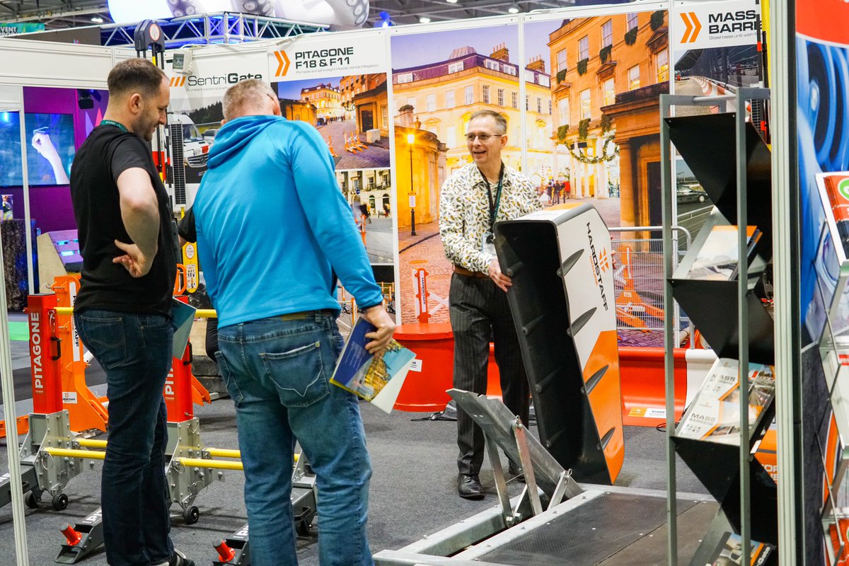 HardstaffB's tweet photo. Join Hardstaff today and tomorrow at the @EventProdShow in the ExCel Centre London.

Our team are on hand showing our fantastic range of products and discussing the upcoming Protect Duty Law.

#exhibition #eventproductionshow #eps22 #security #safety #events #eventsolutions https://t.co/MQLFgKt3Eg