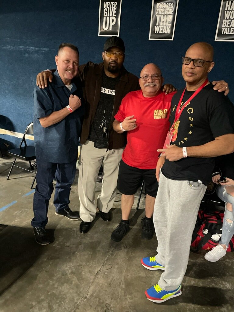 howard_mena's tweet photo. Mena's  Boxing  Club Invites All Amateur And Pro Boxers  Looking To Step Up To A New Level In The Sweet  Science  Of Boxing  Come Out And Join Our Winning Team . We As Well Invite Those Looking To Get In Fit Fighting Shape Come Out And Get Your Grind On Now . Call Us 832 292 0678 https://t.co/C8RQXwmUtM