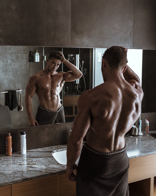 Bodybuilder and YouTuber Zac Perna is kind of hot...... https://t.co/Pw6kETSPmD<a href="/tag/sellingsunset"class="tags"><span>#sellingsunset</span></a><a href="/tag/romainbonnet"class="tags"><span>#romainbonnet</span></a><a href="/tag/romainsellingsu"class="tags"><span>#romainsellingsu</span></a>