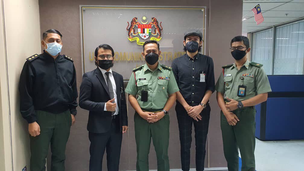 newsantara_'s tweet photo. Today, we met with MINDEF Malaysia to discuss possible cooperation on LEGASI Films 🎬
In the near future The year 2022 will be a watershed moment in history 🚀
Azlan Norani directed LEGASI, a Malaysian military action film 🦾⏳
Keep an eye on this space👀
#MetaverseFilm https://t.co/2c2DixaQx7