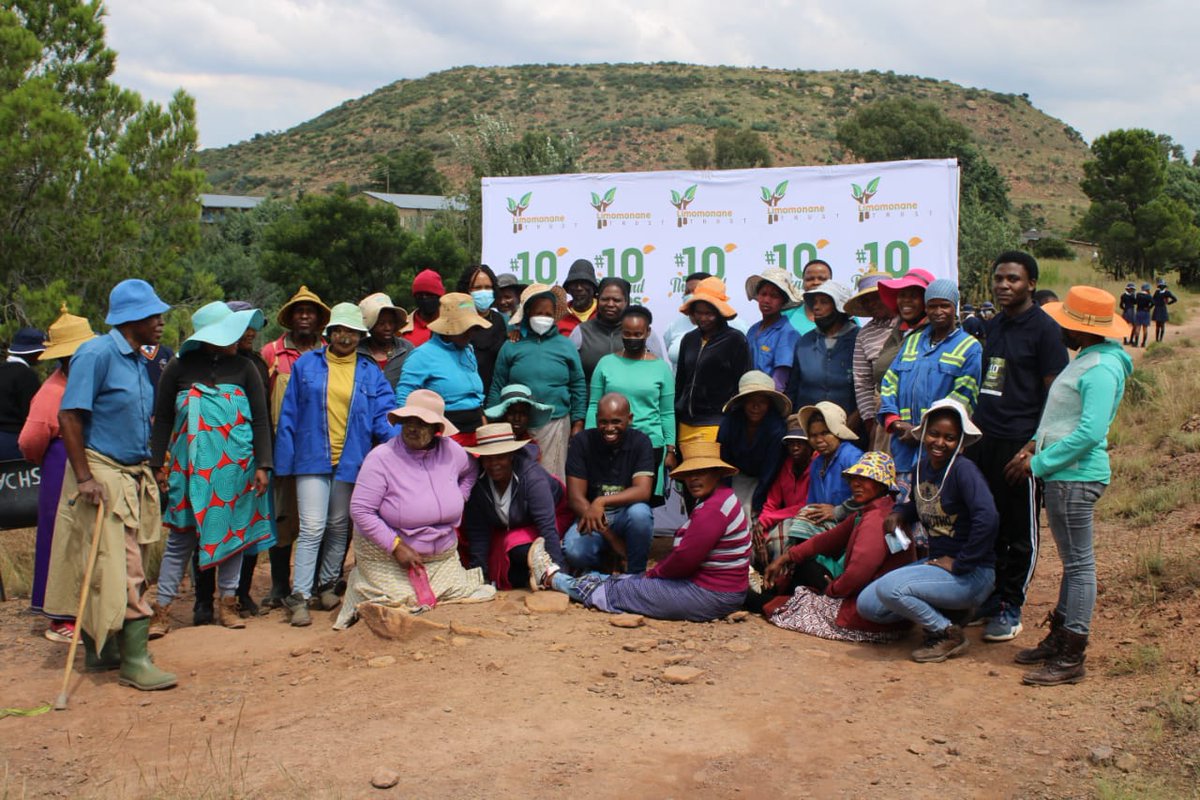 limomonane's tweet photo. A great way to celebrate #internationalwomensday. 
We are in Mokhotlong today with our #10KTrees team just a day before the official launch. 
#10ThousandTrees #ApesaLesotho #Trees4Fees #GreeningLesotho https://t.co/3OqoCe7qAr