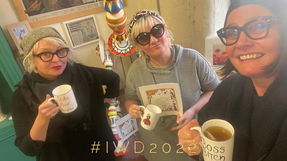 Happy #IWD2022 to all you fabulous women out doing your stuff 💪🏼💕
<a href="/Katewindsorart/">Kate Windsor</a> <a href="/EveCullenCornes/">Eve Cullen-Cornes</a> <a href="/CaspianFilms/">Caspian Films</a> 
#InspiringWomen #WomeninBusiness