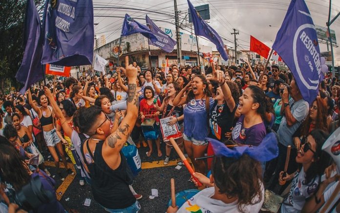 marchamulheres's tweet photo. É urgente colocar a sustentabilidade da vida no centro da organização política! É isso que nosso feminismo anticapitalista defende nesse #8demarço 

#8M #Resistiretransformar #8deMarco #8deMarcoNacional
#PelaVidaDasMulheres #ForaBolsonaro #BolsonaroNuncaMais https://t.co/5M9US7qKj4
